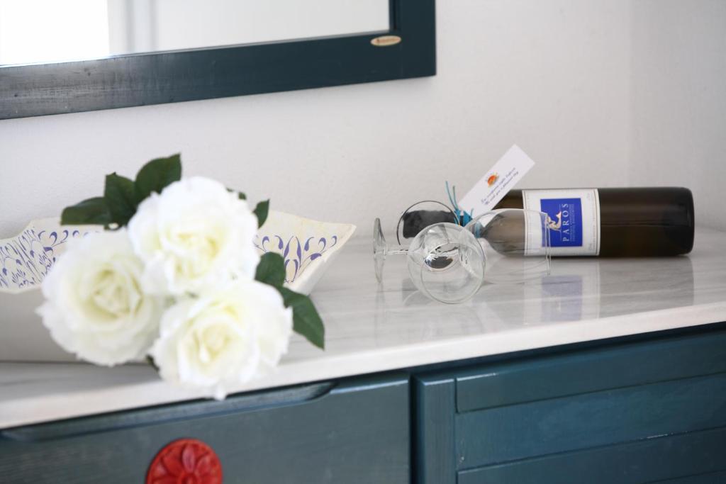 Paros Inn โลการาส ภายนอก รูปภาพ